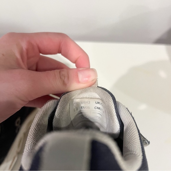 On Cloud Play Navy Blue Kids Shoes - Picture 11 of 11